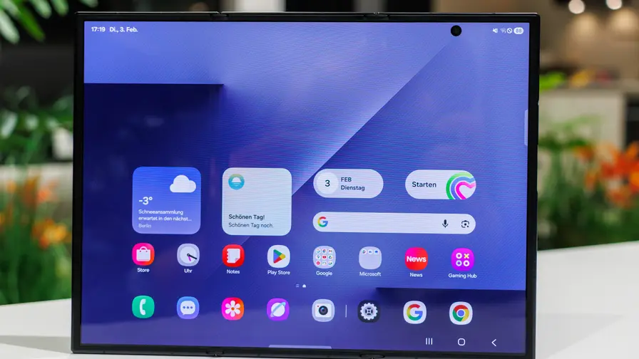 Samsung accelerează programul pliabilelor: TriFold2 2027