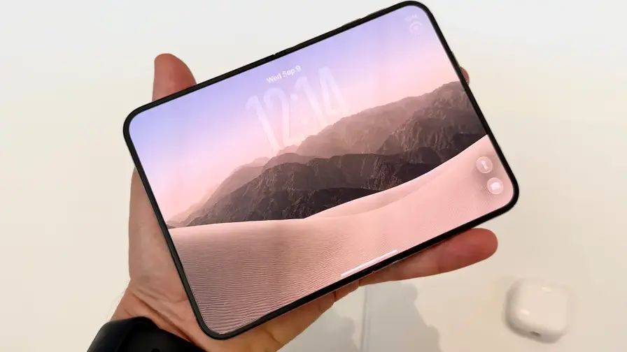 Producție limitată pentru iPhone Duo din cauza balamalei