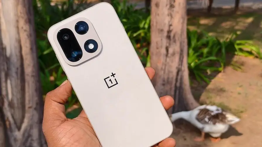 OnePlus 16 confirmat: 165Hz, Android 17 și încărcare 100W OnePlus 16 confirmat: 165Hz, Android 17 și încărcare 100W