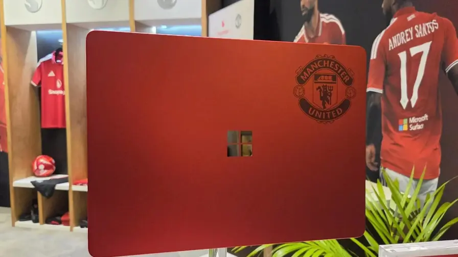 Surface Laptop ediție limitată oficială Manchester United