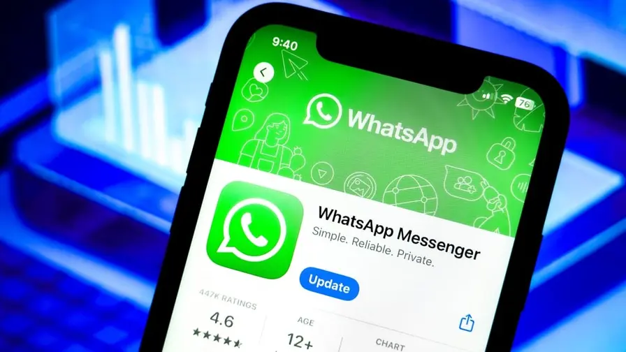 WhatsApp pregătește un hub media dedicat pentru iPhone