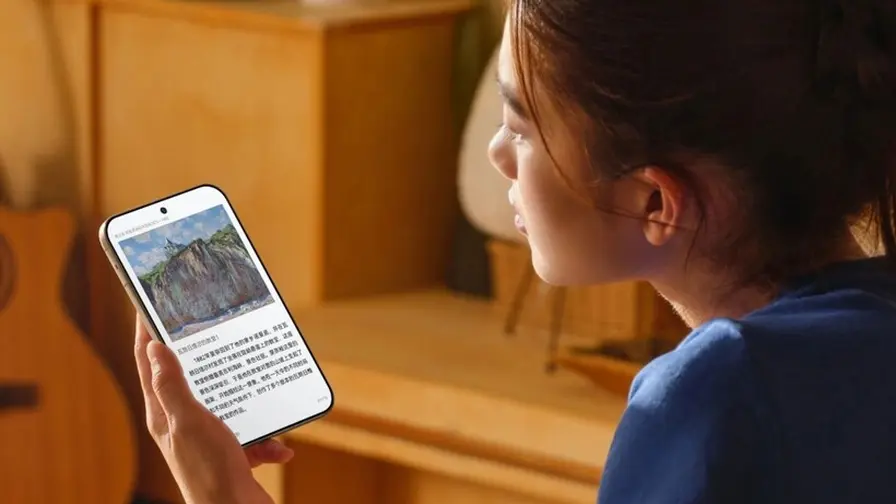 Huawei testează ecran 6,17 inch 1,5K pentru telefon compact
