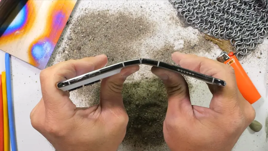 Test durabilitate iPhone Duo relevă puncte slabe importante