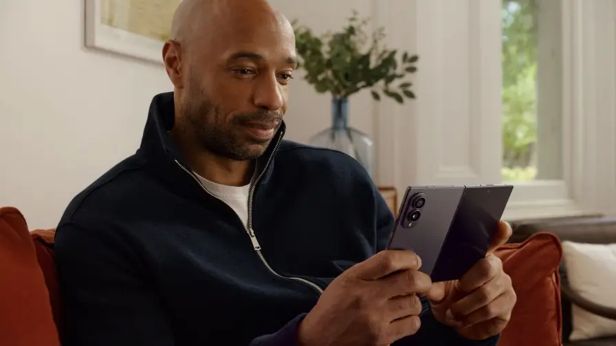Thierry Henry promovează Galaxy Z Fold8 și Z Flip8 în Europa