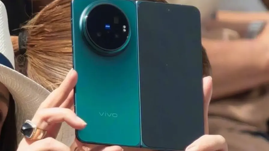 Vivo X Fold 6: pliabil performant cu cameră 200MP avansată